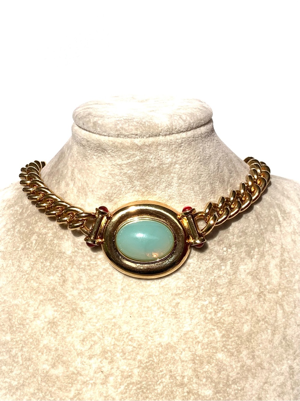 Elizabeth Taylor Gold Chain Necklace for Avon Faux Jade